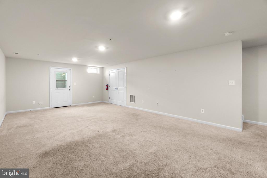 6 Westview Dr