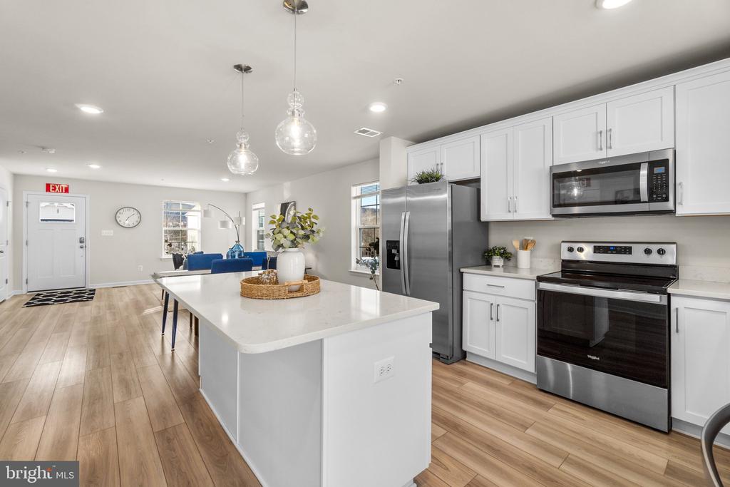6 Westview Dr