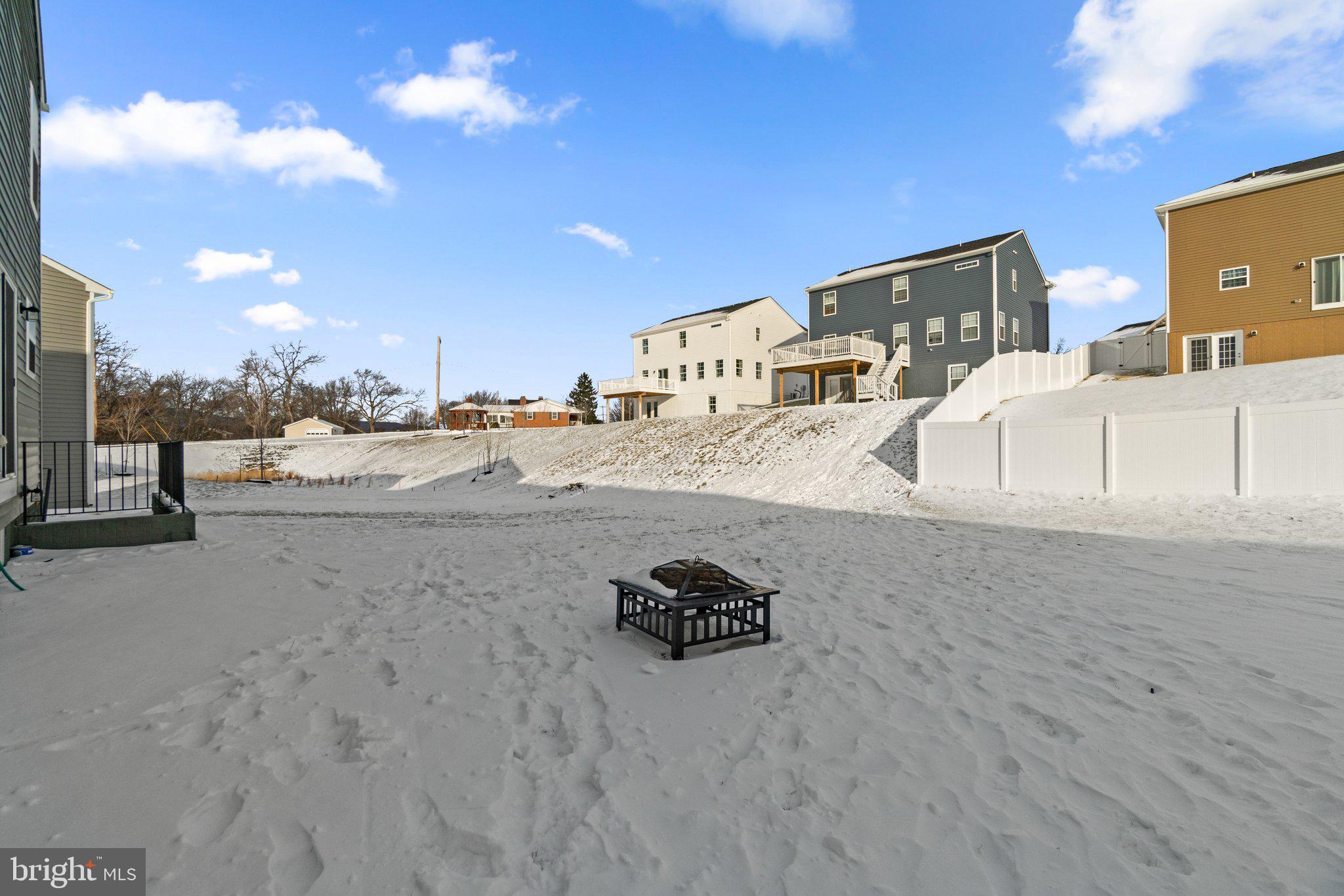 6 Westview Dr
