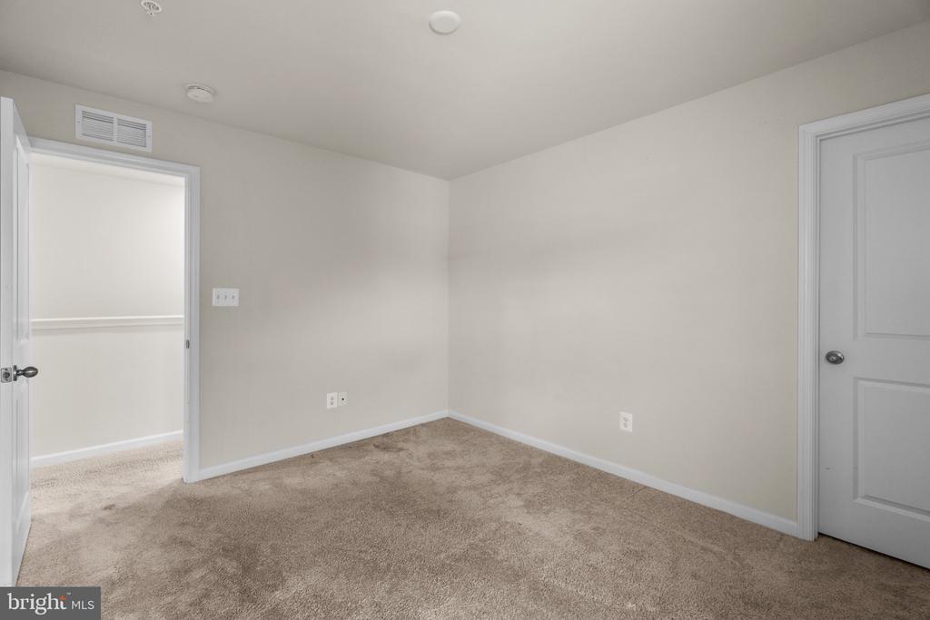 6 Westview Dr