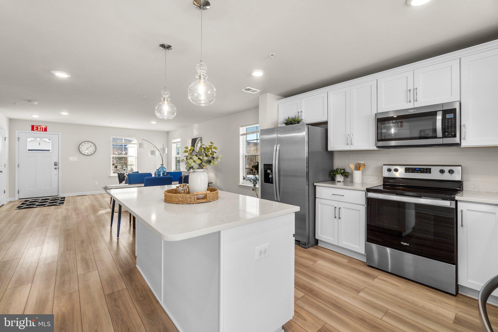 6 Westview Dr