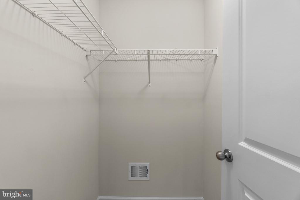 6 Westview Dr