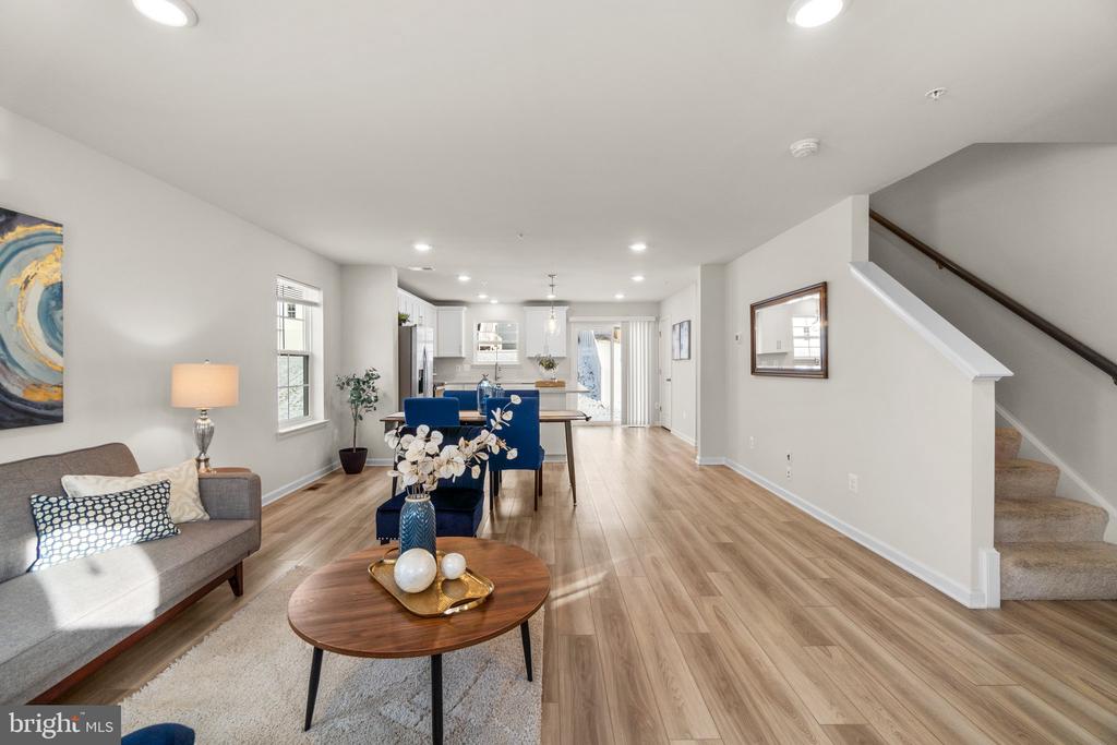6 Westview Dr