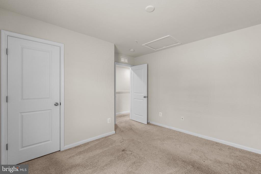 6 Westview Dr