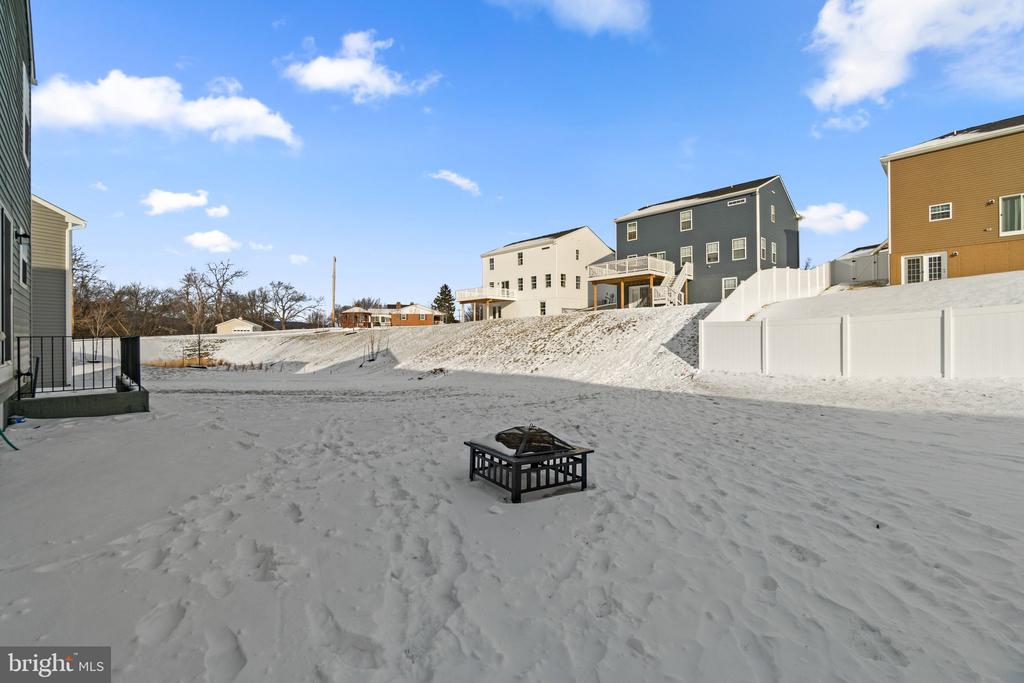 6 Westview Dr
