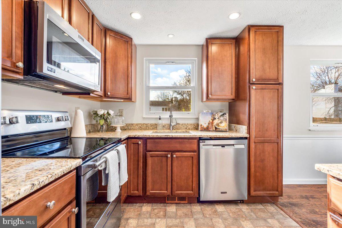 1803 WILLOW CREEK COURT