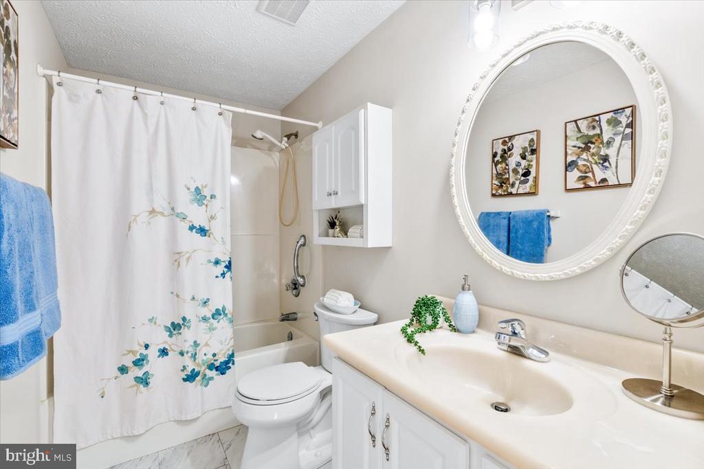 1803 WILLOW CREEK COURT