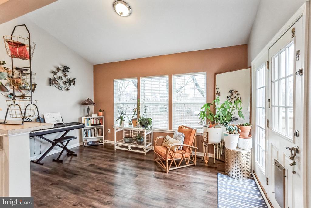 2124 BATTERY LANE
