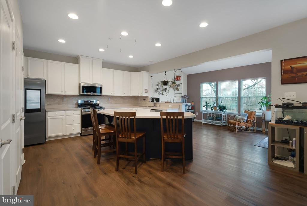 2124 BATTERY LANE