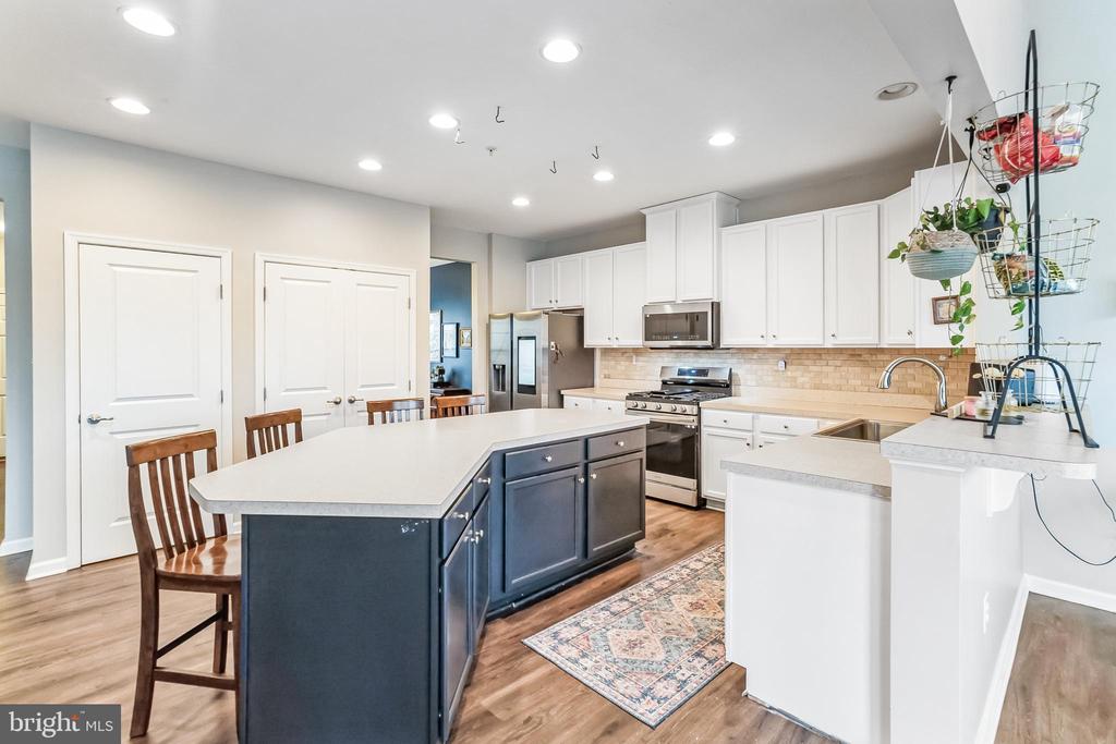 2124 BATTERY LANE
