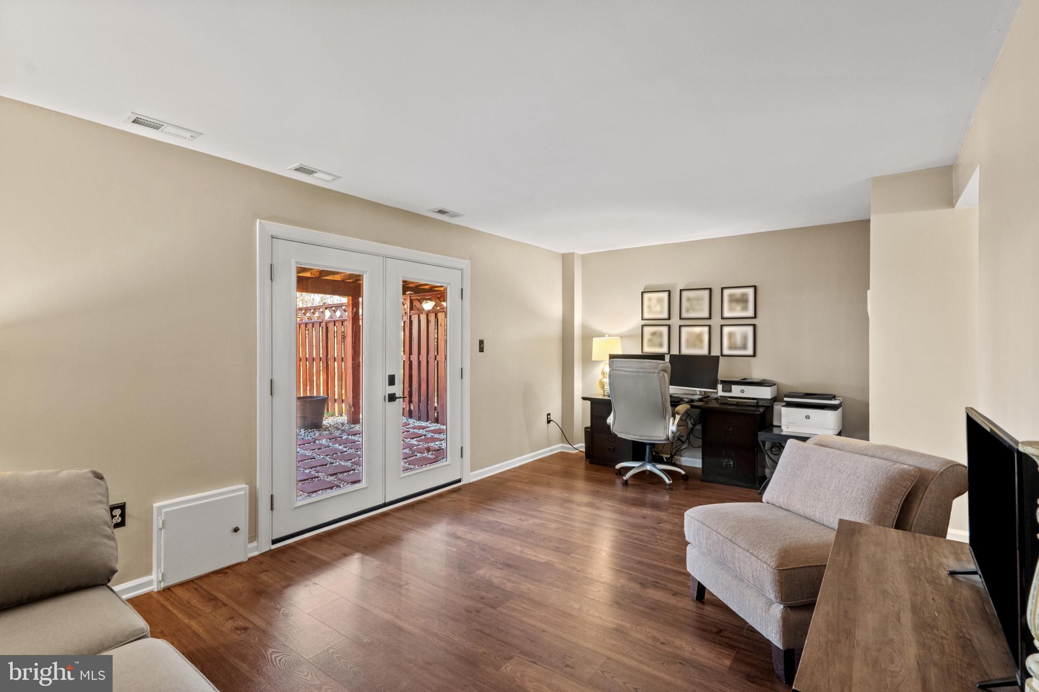 8024 HOLLOW REED COURT