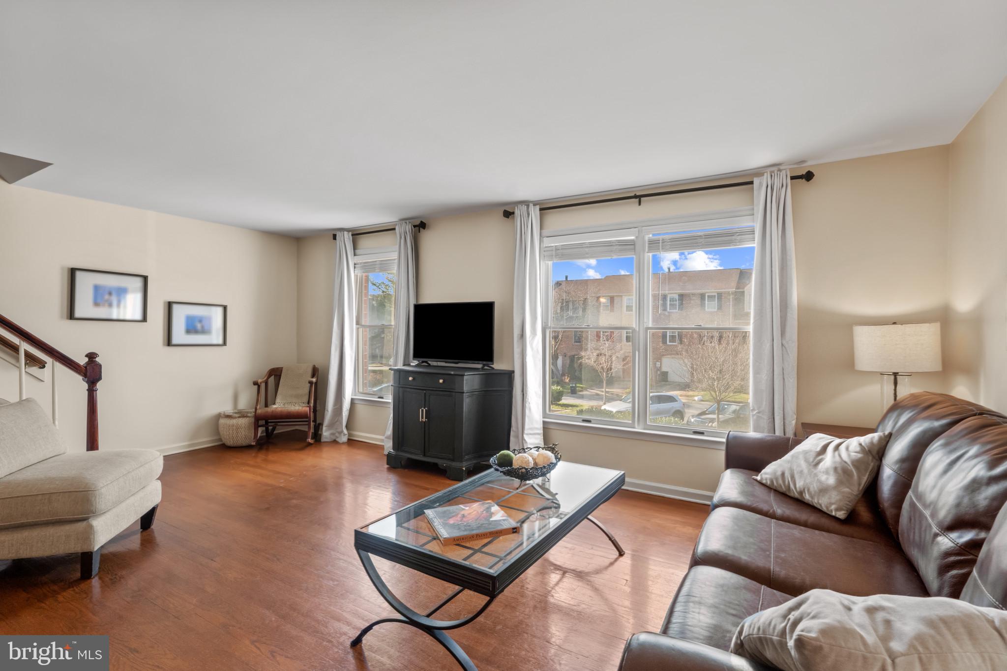 8024 HOLLOW REED COURT