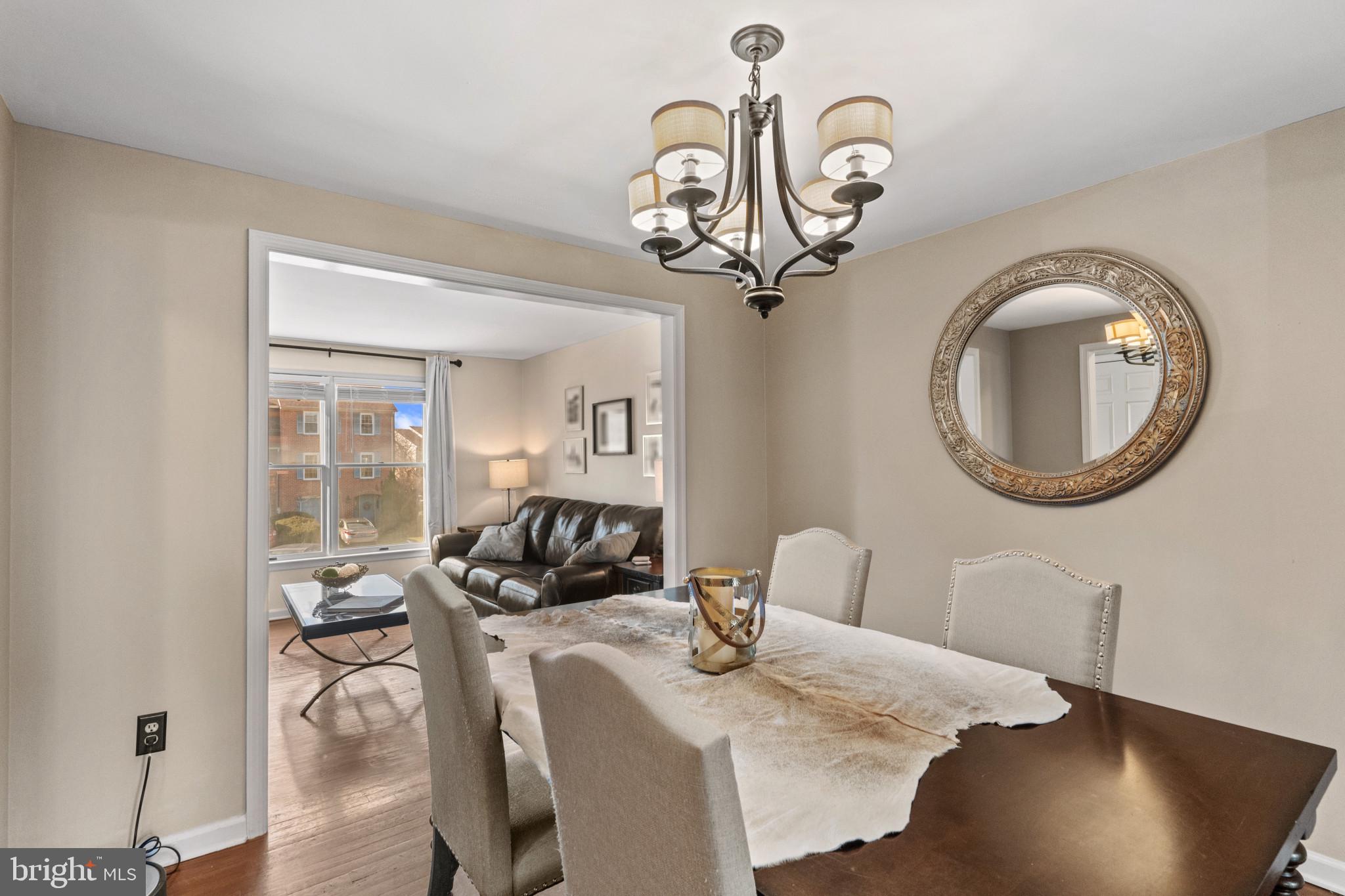 8024 HOLLOW REED COURT