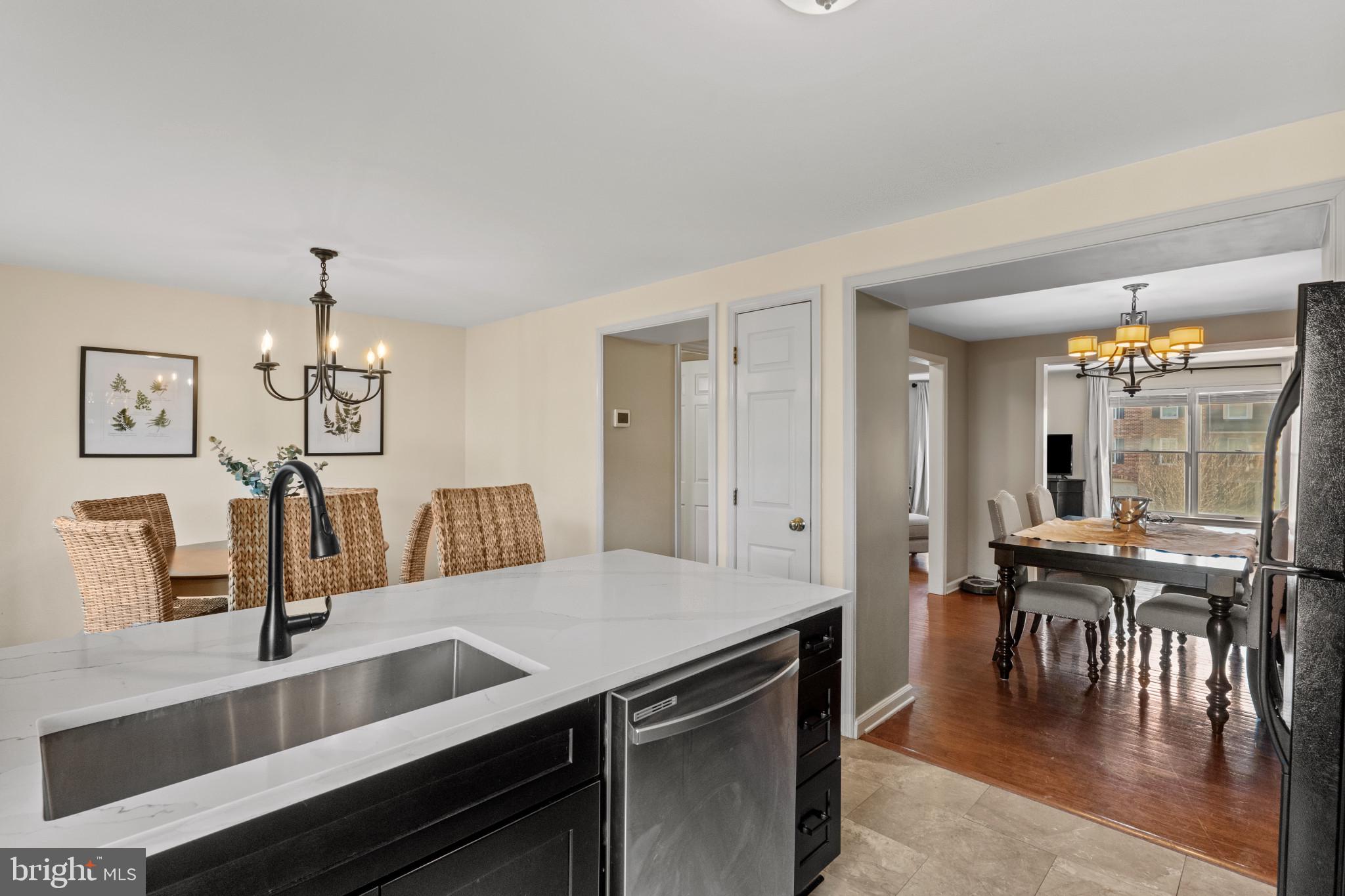 8024 HOLLOW REED COURT