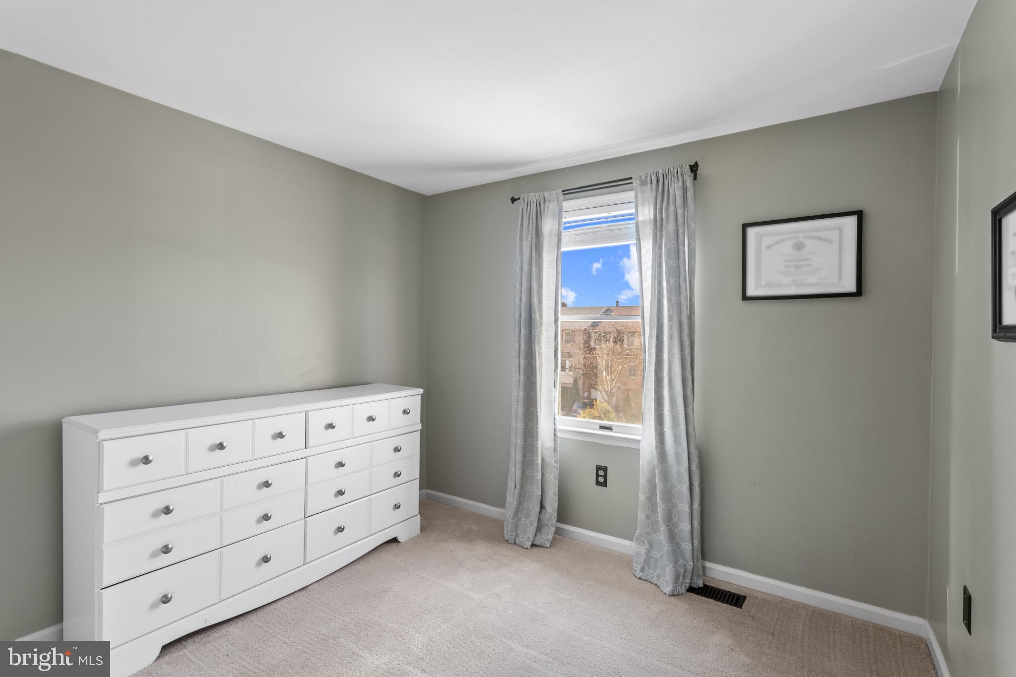 8024 HOLLOW REED COURT