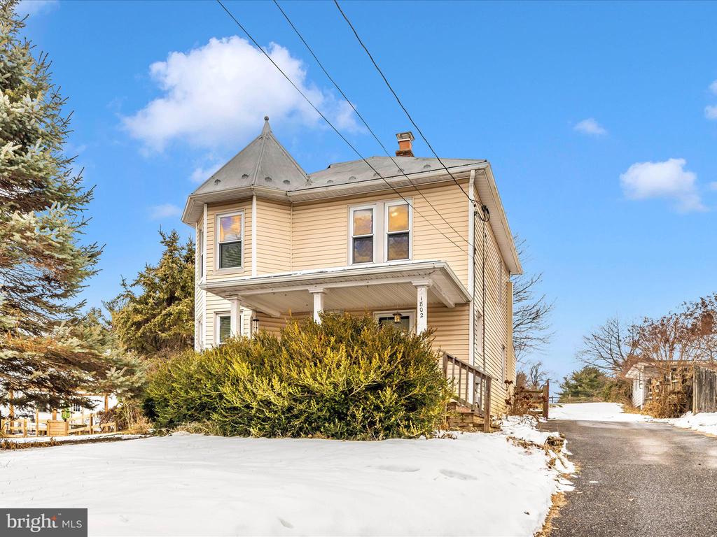 1802 S MAIN