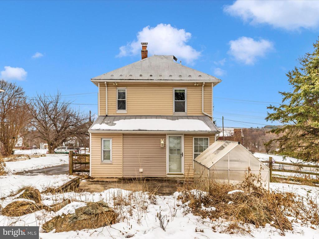 1802 S MAIN