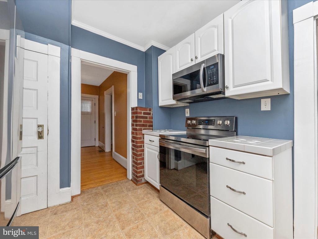 1802 S MAIN