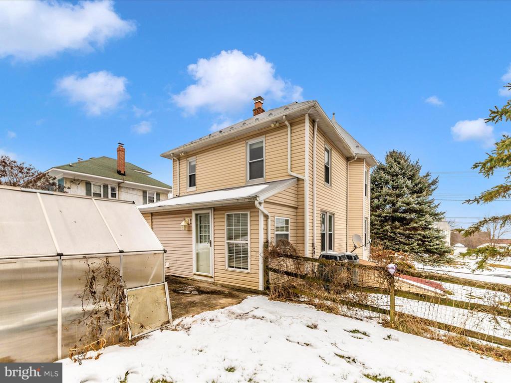 1802 S MAIN