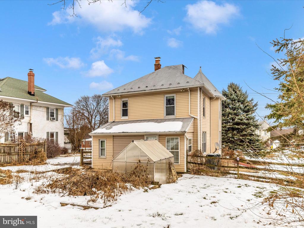1802 S MAIN