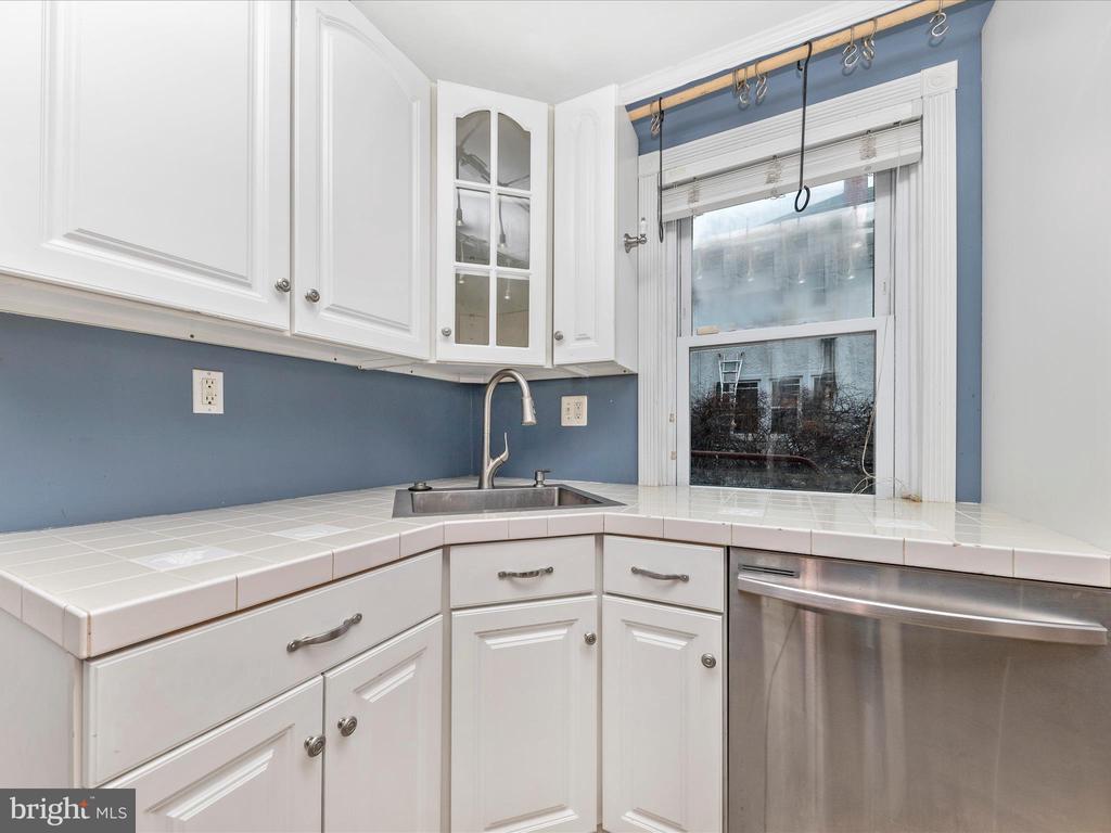 1802 S MAIN