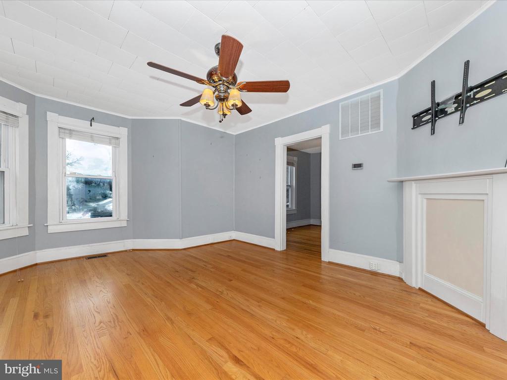 1802 S MAIN