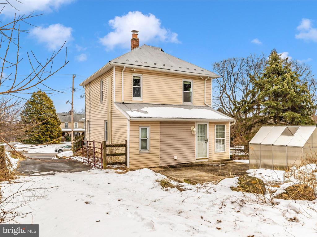1802 S MAIN