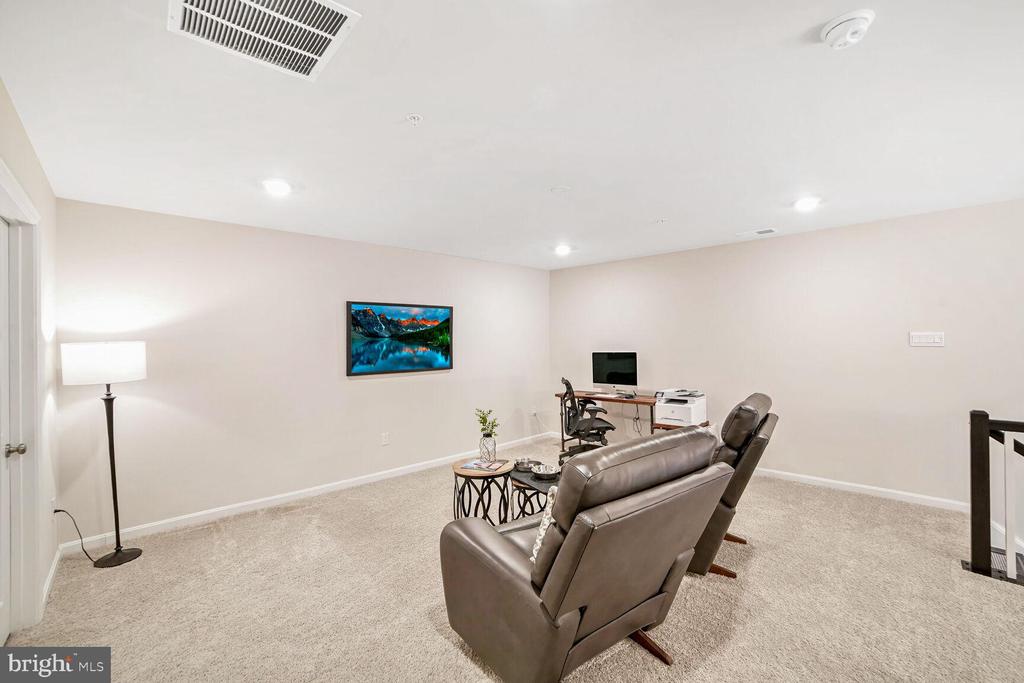 490 Herringbone Way