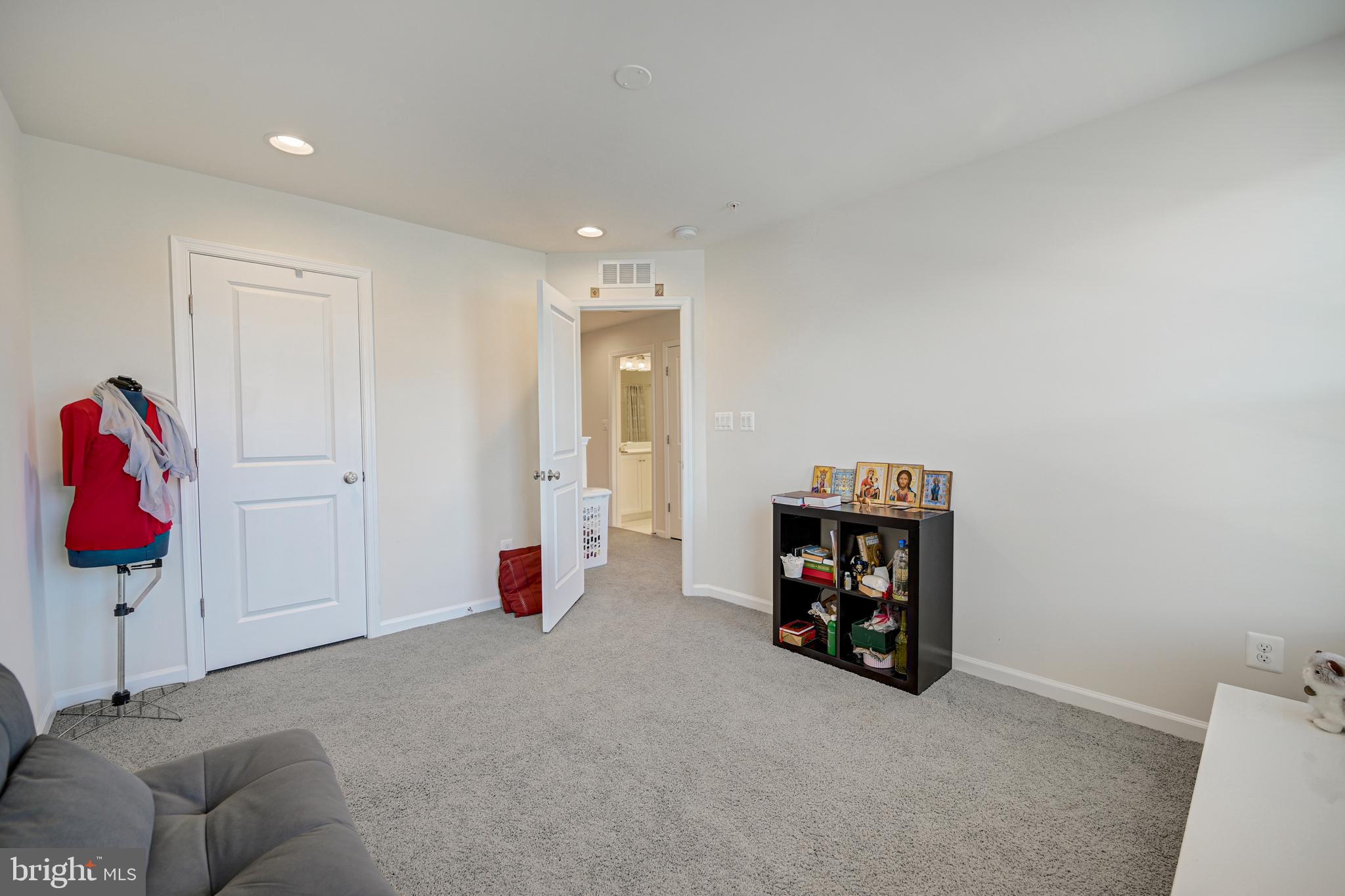 5664 SCOTT RIDGE PL