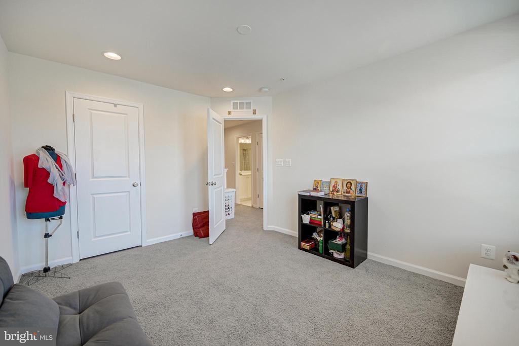 5664 SCOTT RIDGE PL