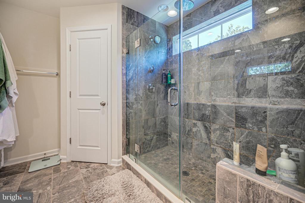 5664 SCOTT RIDGE PL