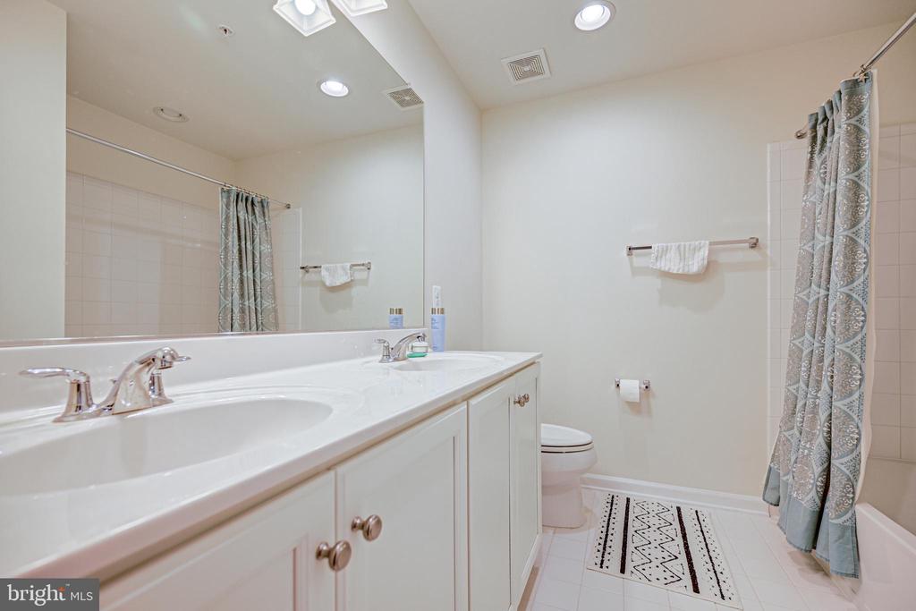 5664 SCOTT RIDGE PL