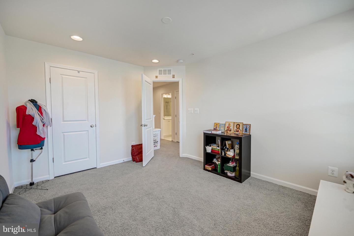 5664 SCOTT RIDGE PL