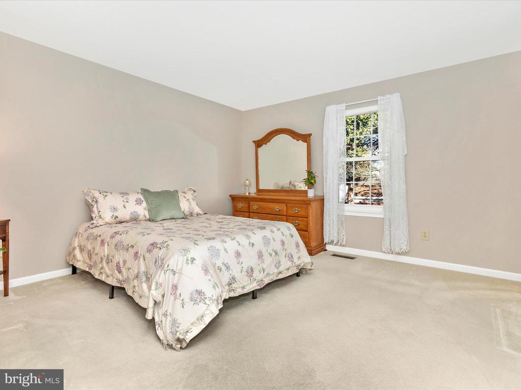 216 Lake Coventry Dr