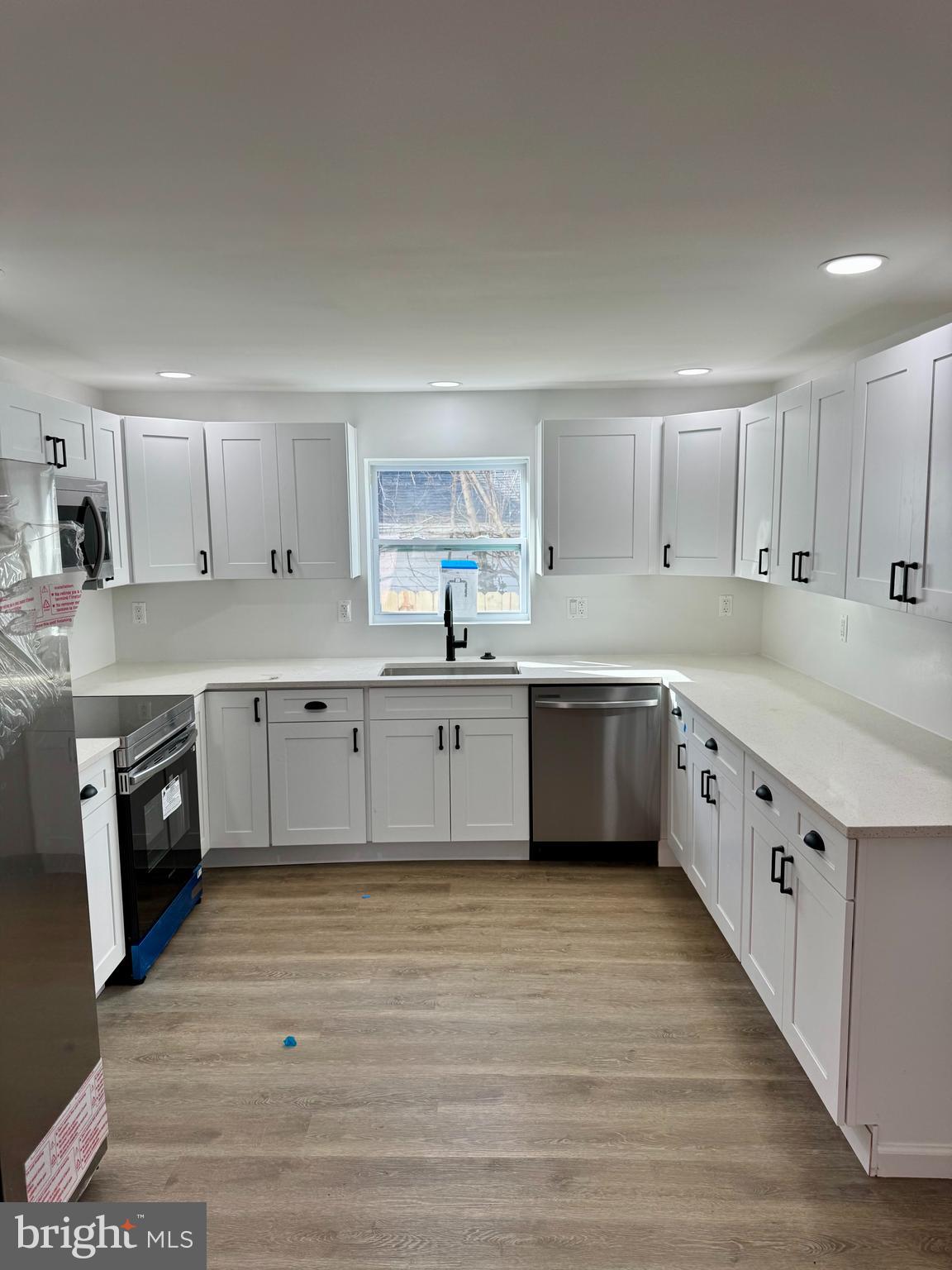 114 E K St