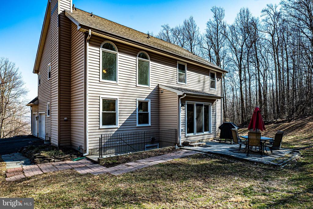 9833 Fox Rd