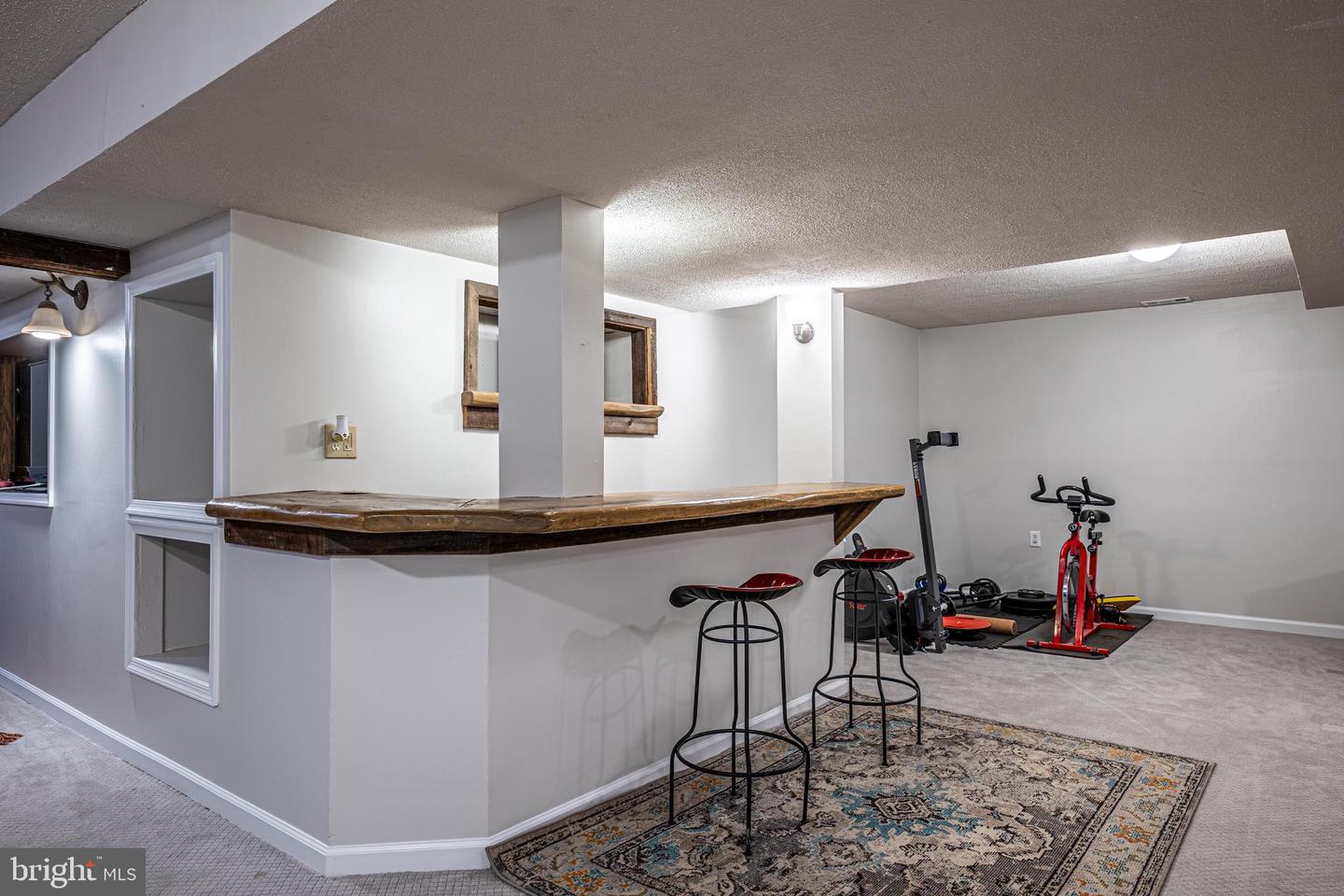 9833 Fox Rd