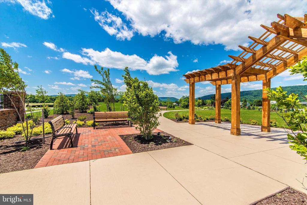 1301 Potomac View Pkwy