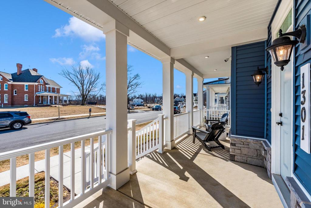 1301 Potomac View Pkwy
