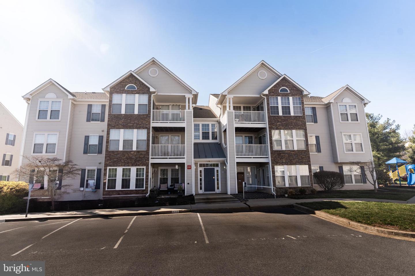 5650 Wade Ct #L