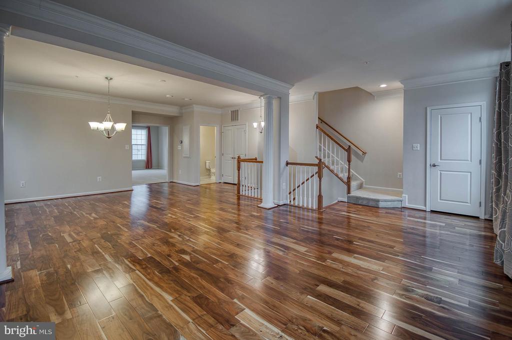 2608-A EGRET WAY