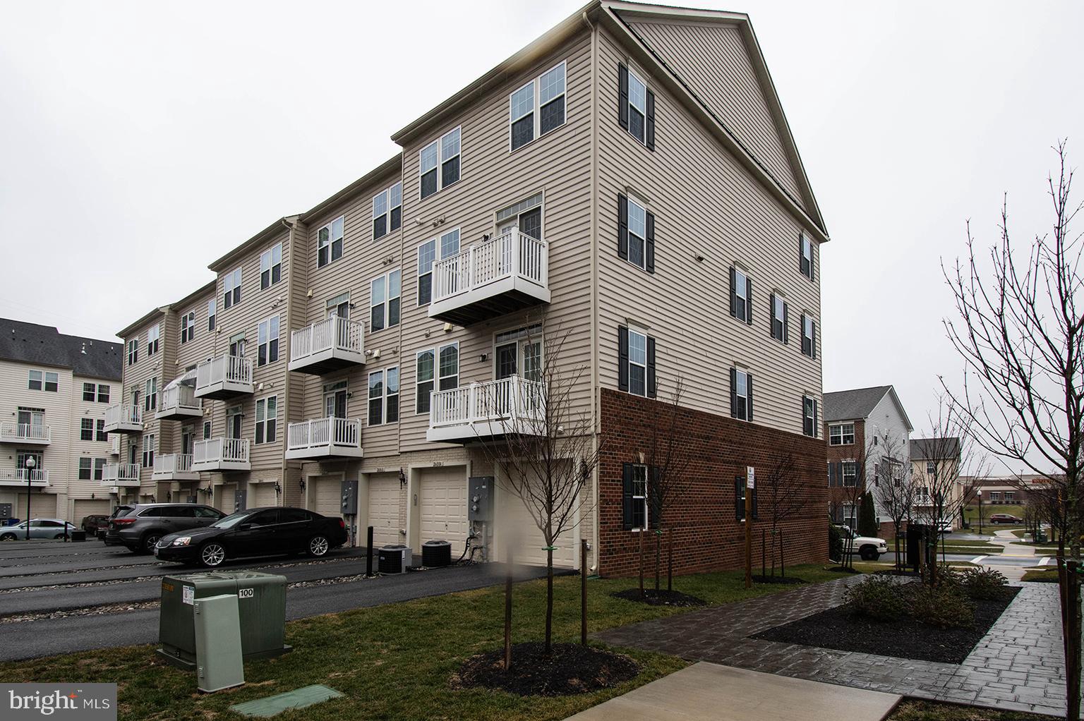 2608-A EGRET WAY