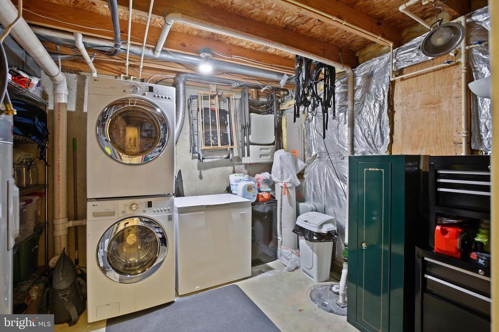 6786 WOOD DUCK COURT