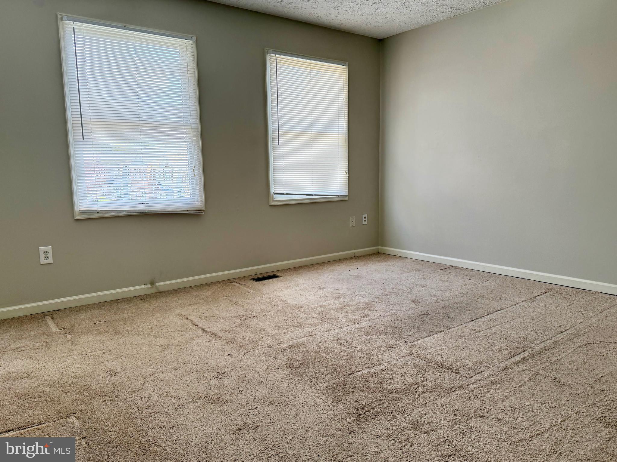 6345 New Haven Ct