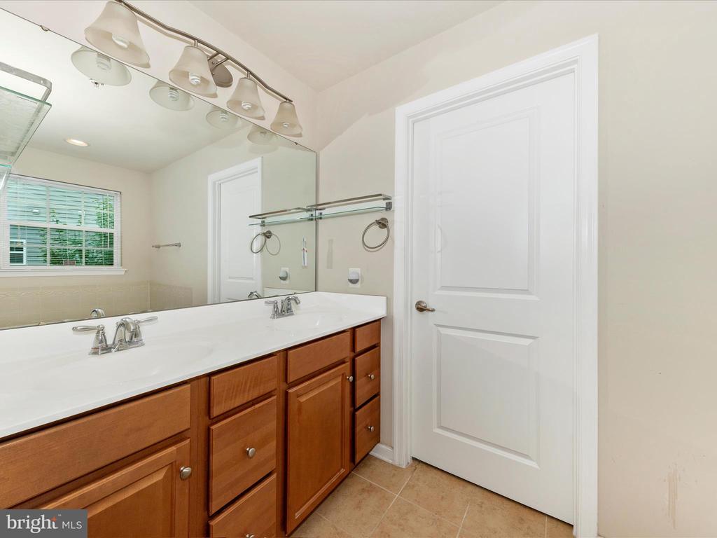 2215 Battery Ct