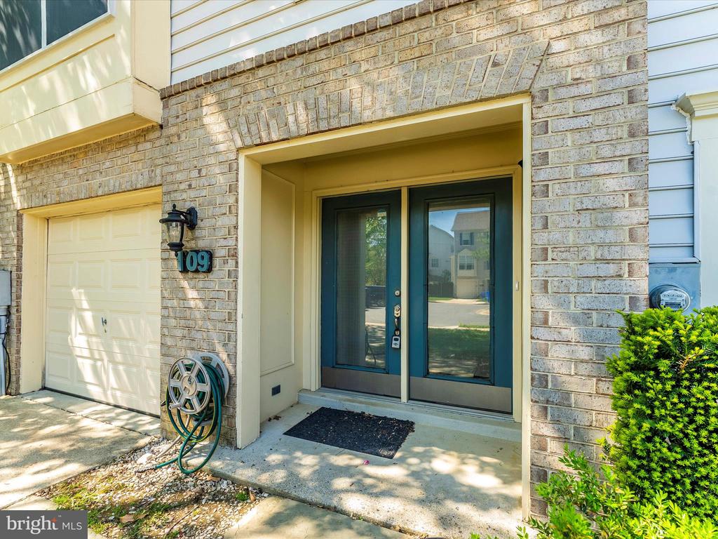 109 Rock Creek Ct