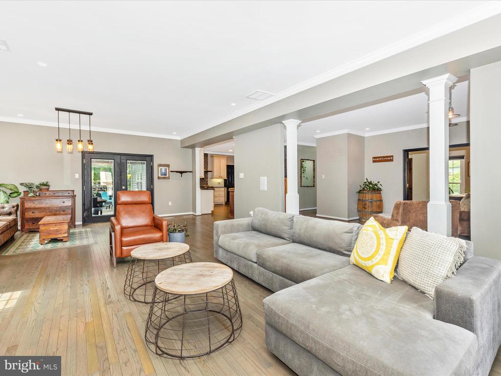 10403 Farmview Ct