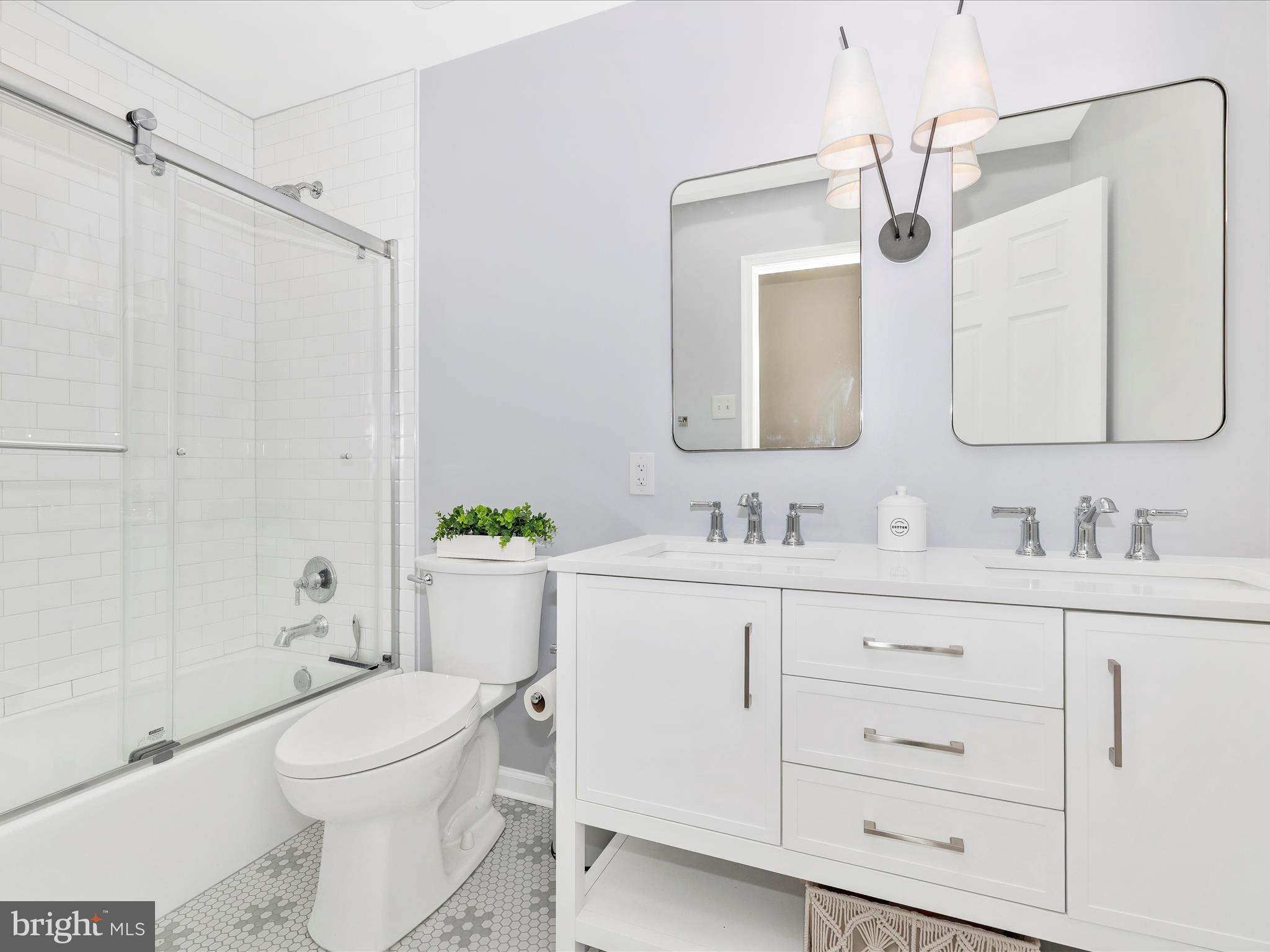 10403 Farmview Ct
