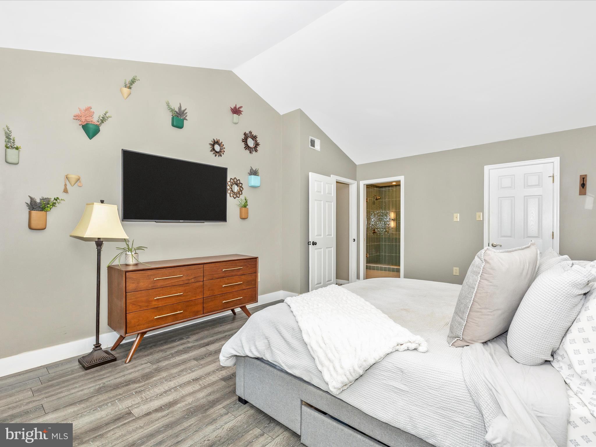 10403 Farmview Ct