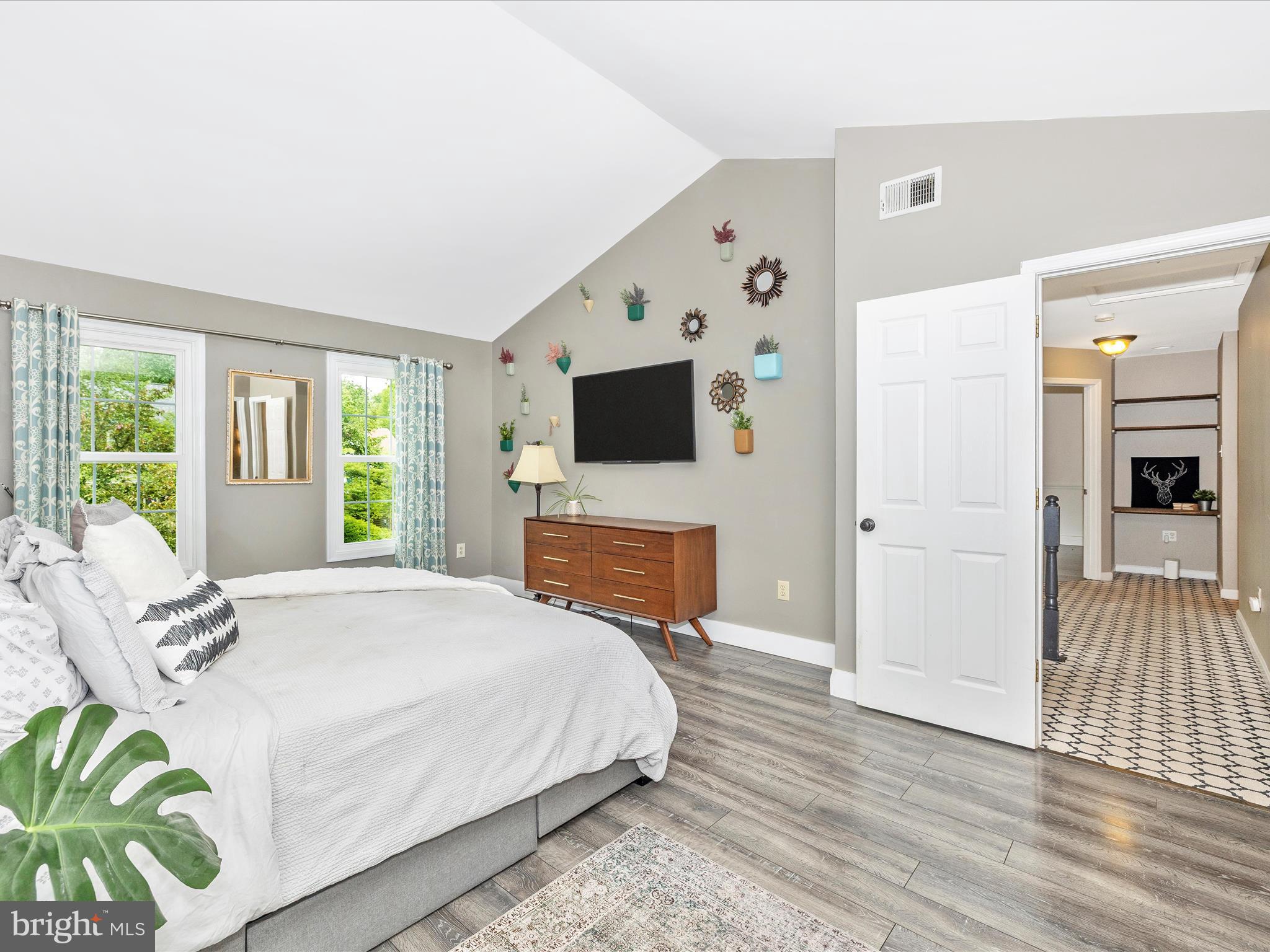 10403 Farmview Ct
